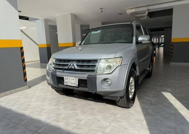 باجيرو GLS فضية موديل 2009 المكان جده
