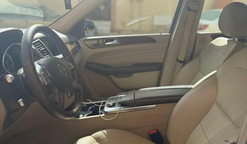 
								مرسيدس Ml400 موديل 2015 المكان الرياض full									