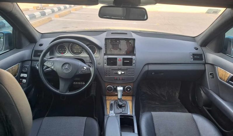 
								مرسيدس C200 موديل 2011 المكان الدمام full									