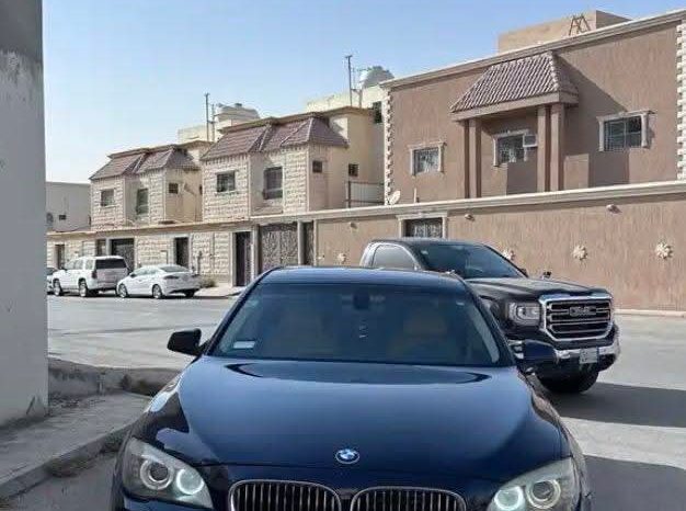 
								bmw 740Li موديل 2011 المكان الرياض full									