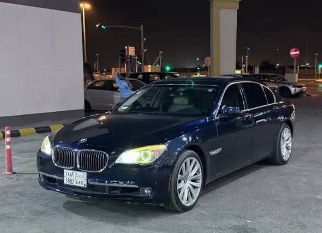 bmw 740Li موديل 2011 المكان الرياض