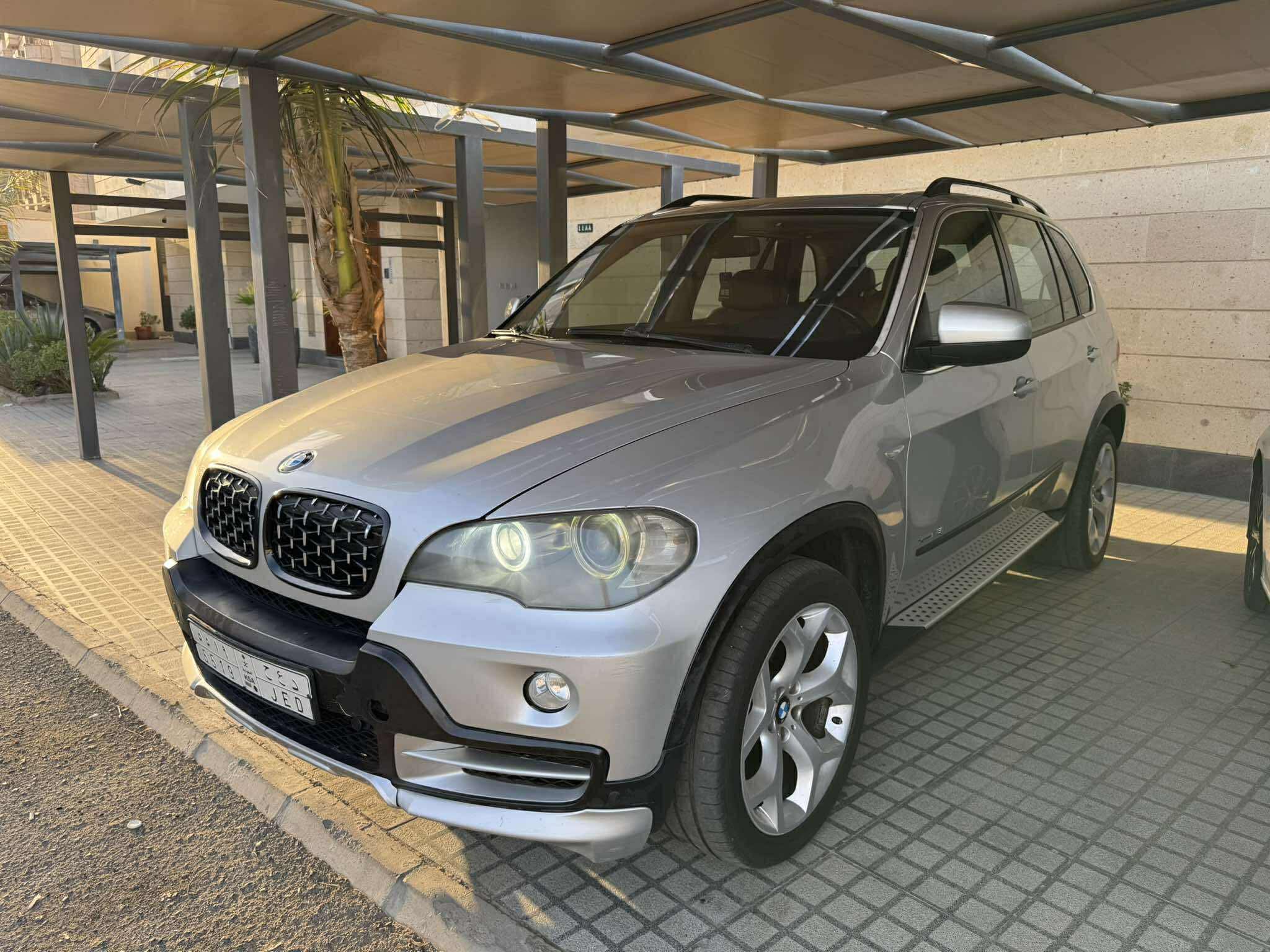بي ام دبليو X5 موديل 2008 المكان جده