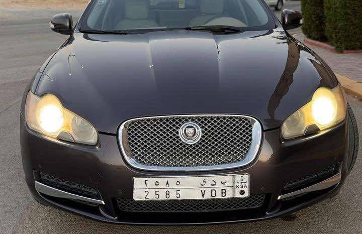 جاكوار XF