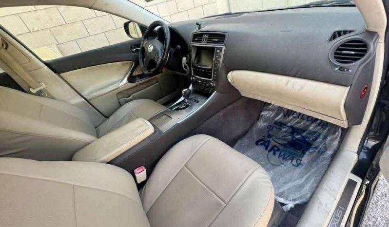 
								حراج الرياض لكزس IS 300 full									