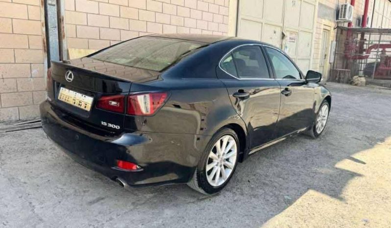
								حراج الرياض لكزس IS 300 full									