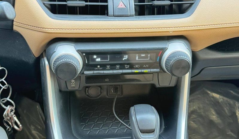 
								حراج الرياض تويوتا RAV4 full									
