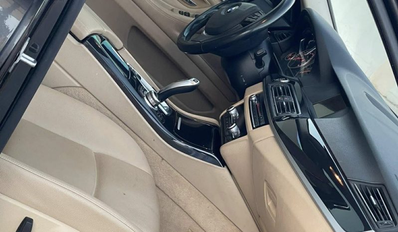 
								حراج الرياض بي إم دبليو 520i full									