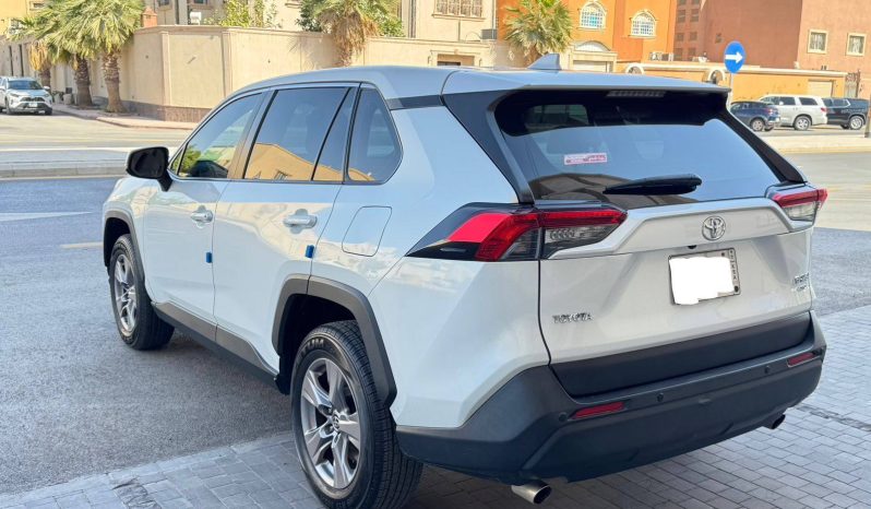 
								حراج الرياض تويوتا RAV4 full									