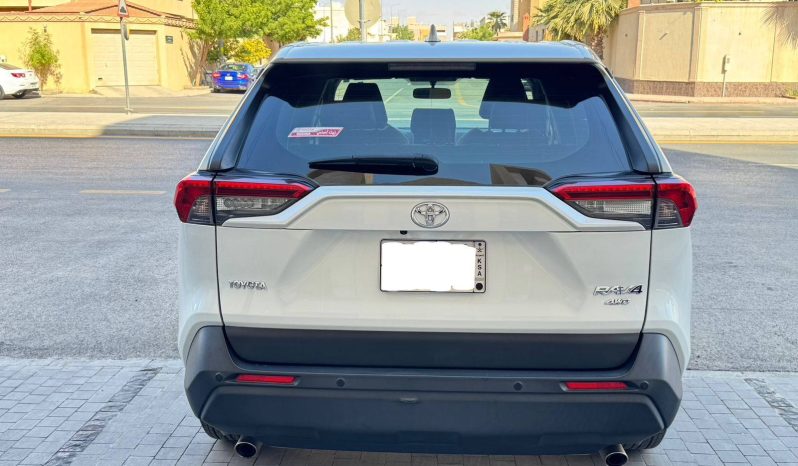 
								حراج الرياض تويوتا RAV4 full									
