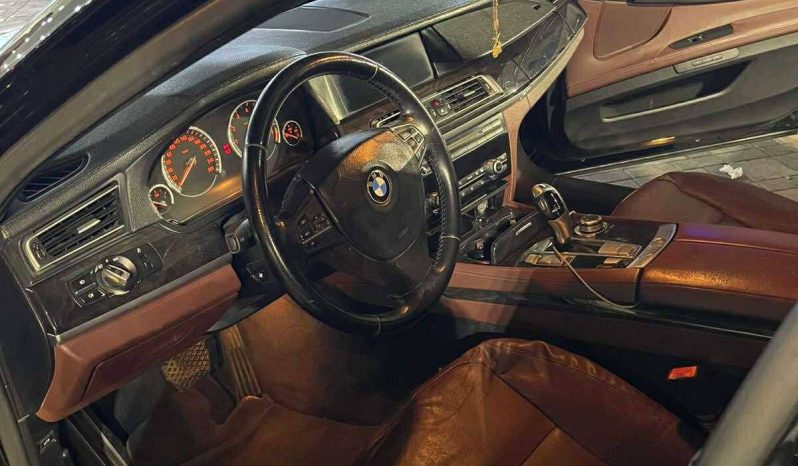 
								حراج الرياض بى ام دبليو 740li full									