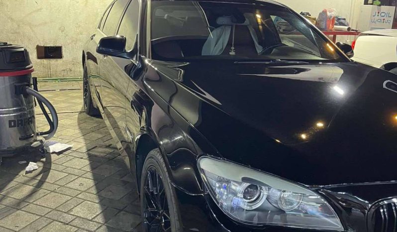 
								حراج الرياض بى ام دبليو 740li full									