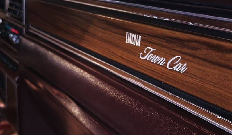 
								حراج للبيع لنكولن كار 1988 full									