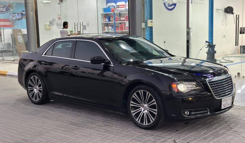 
								حراج الرياض كريزلر S300 full									