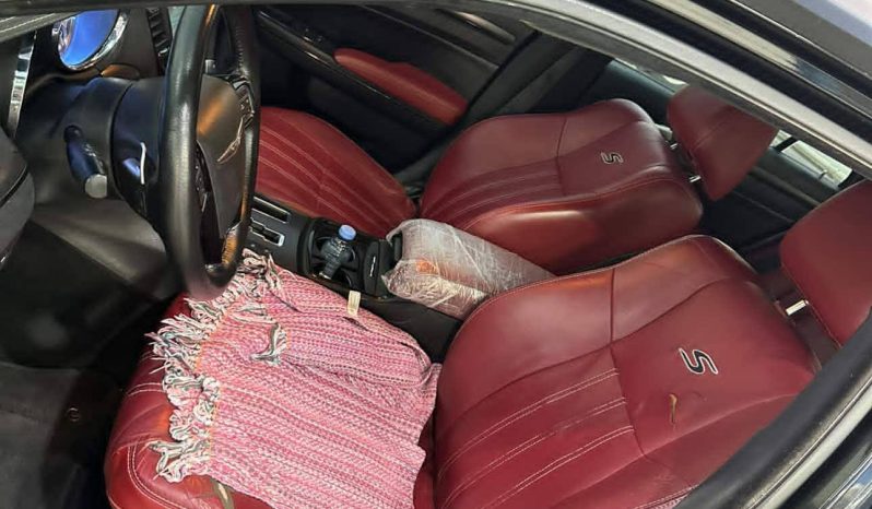 
								حراج الرياض كريزلر S300 full									