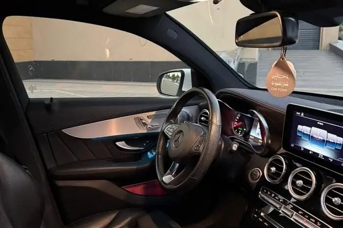 
								حراج الرياض مرسيدس GLC 300 4MATIC full									