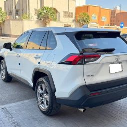
										حراج الرياض تويوتا راف 2023 full									