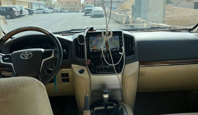 
								حراج الرياض تويوتا لاندكروزر GXR3 full									