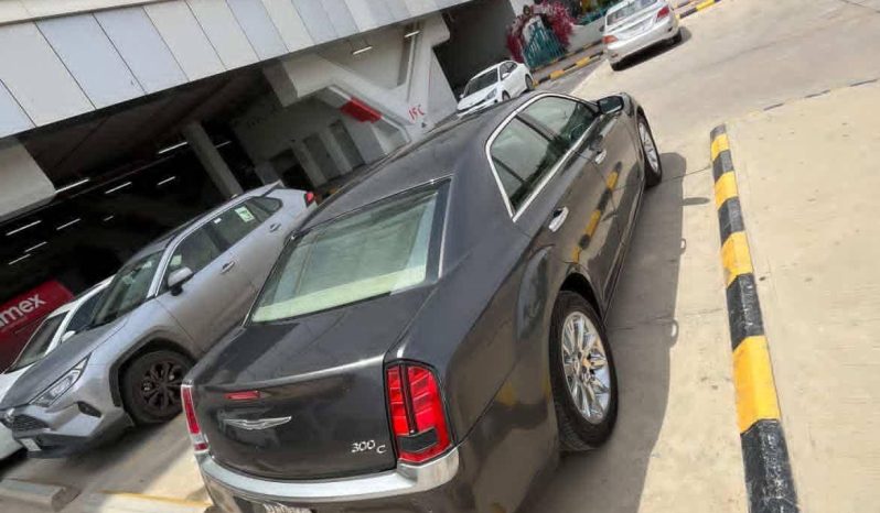 
								حراج الرياض كرايسلر 300C full									