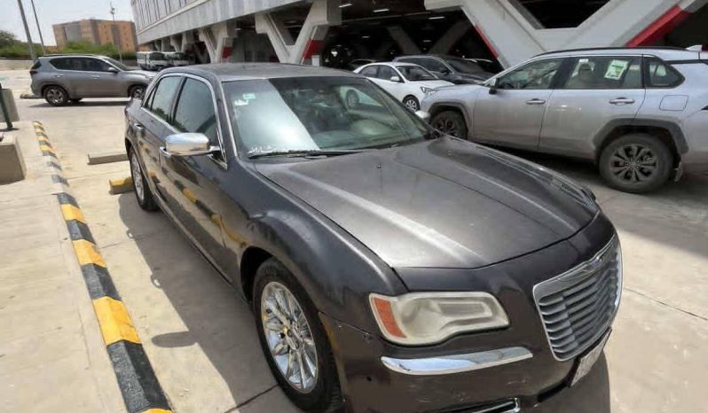 
								حراج الرياض كرايسلر 300C full									