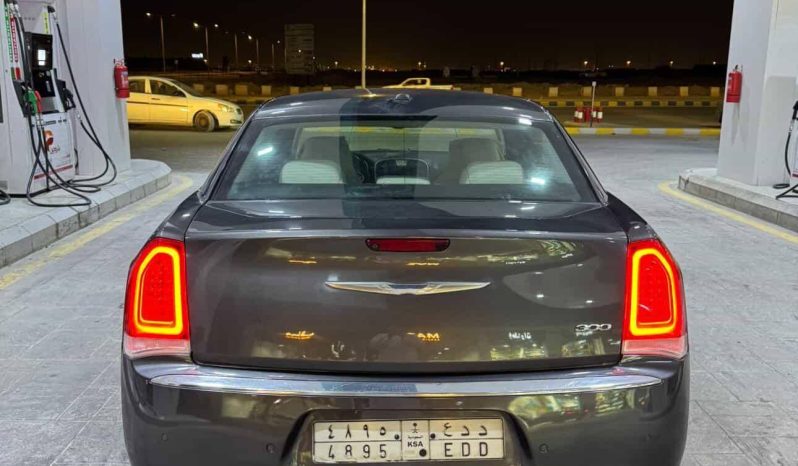 
								حراج الرياض كرايزلر C300 full									