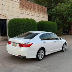 
										حراج الرياض هوندا اكورد v6 full									
