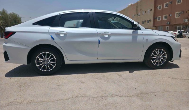 
								حراج الرياض تويوتا يارس 2023 full									