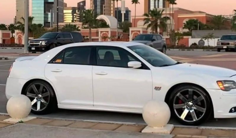 
								حراج الدمام كرايسلر 300 full									