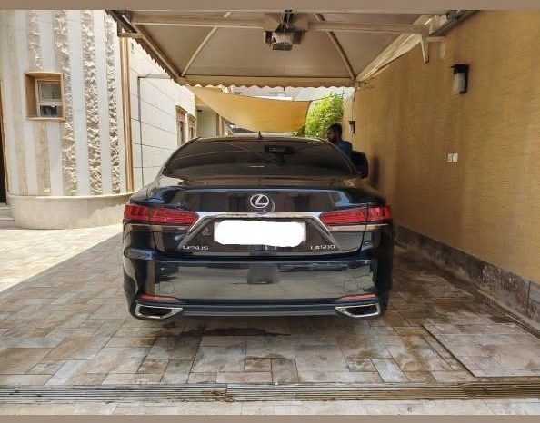 
								حراج للبيع لكزس LS500 full									