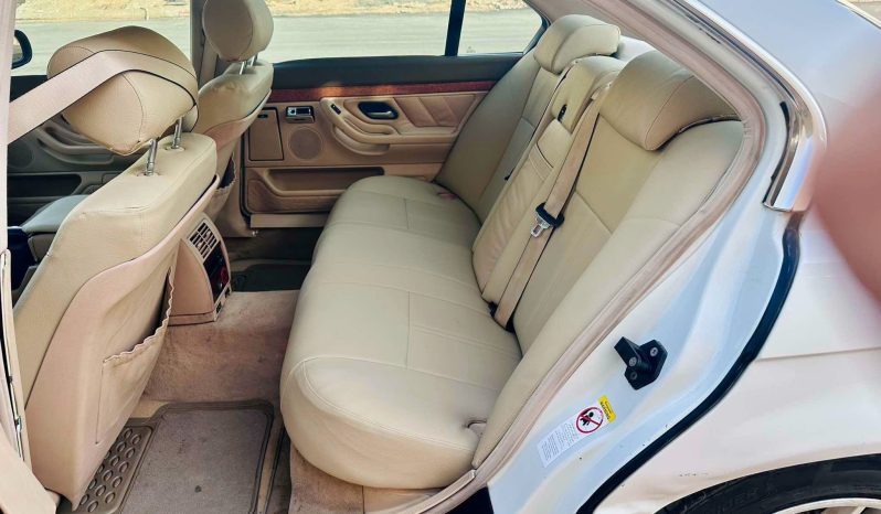 
								حراج الرياض بى ام دبليو 728 LI full									