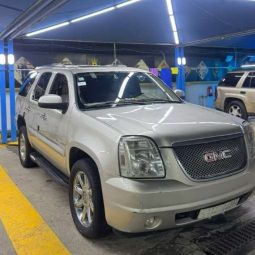 
										GMC Yukon Denali موديل 2008 full									