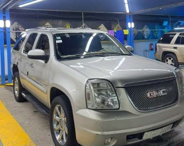 
								GMC Yukon Denali موديل 2008 full									