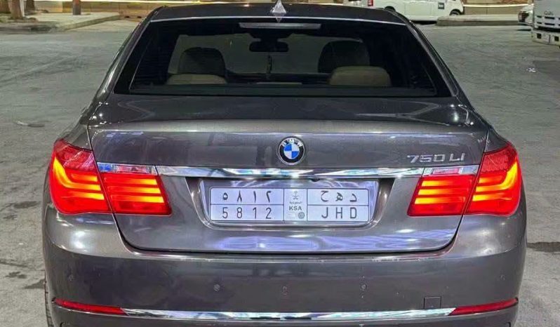 
								BMW 7 Series سنة 2015 full									