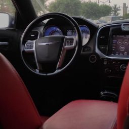 
										سيارة: Chrysler 300C 2023 full									