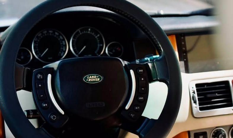 
								سيارة Range Rover Vogue 2004 full									