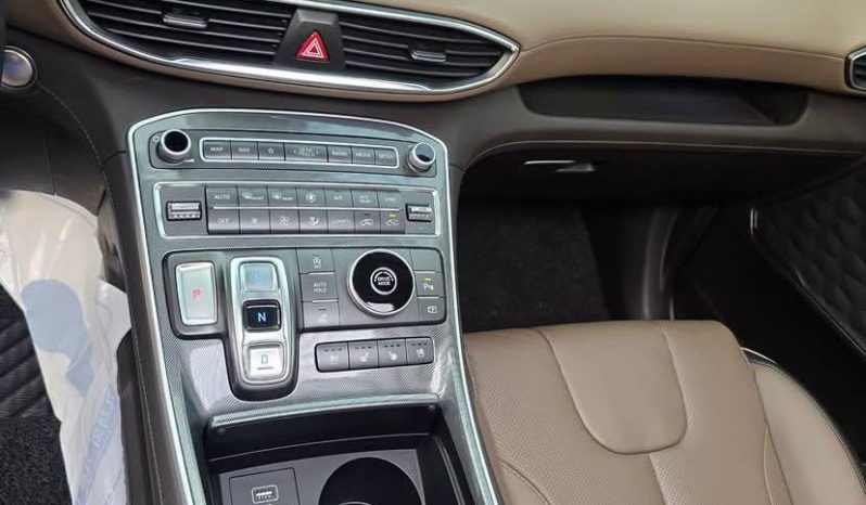 
								سيارة Hyundai Santa Fe Diesel 2021 full									