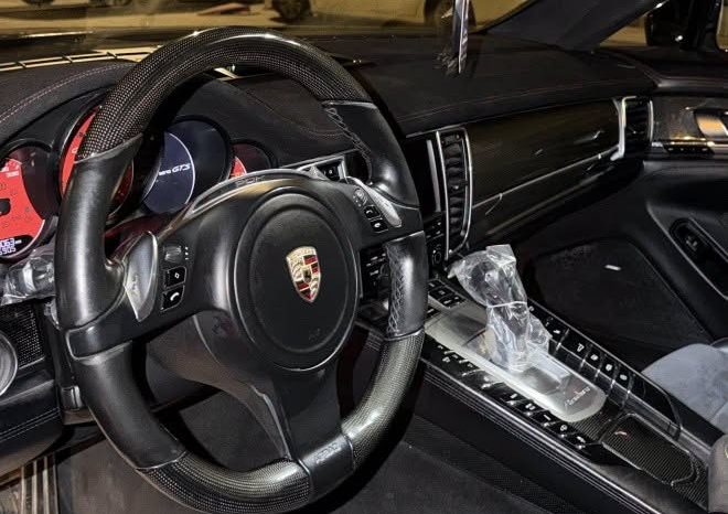
								Porsche Panamera GTS 2013 سيارة  full									