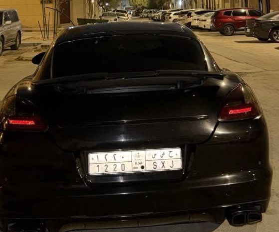 
								Porsche Panamera GTS 2013 سيارة  full									