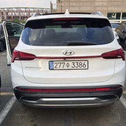 
										سيارة Hyundai Santa Fe Diesel 2021 full									