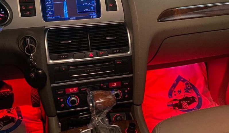
								سيارة Audi Q7 موديل 2014 full									