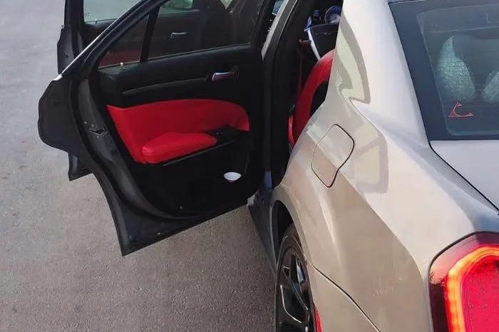 
								Chrysler 300C 2014 للبيع في جدة full									