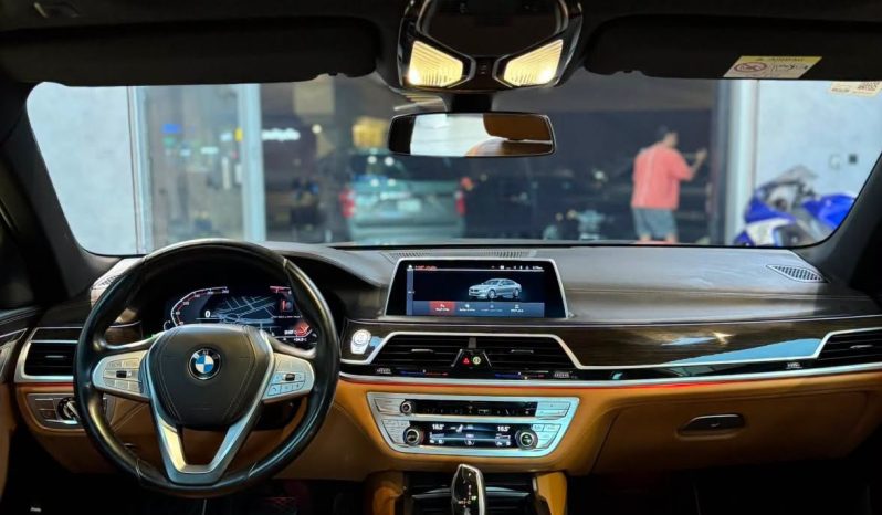 
								سيارة BMW 730 الفئة السابعة موديل 2022 full									