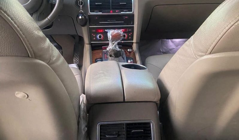 
								سيارة Audi Q7 موديل 2014 full									