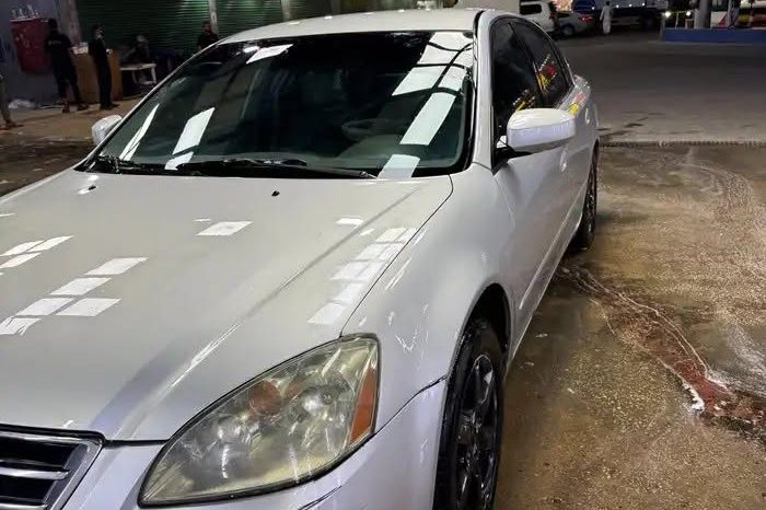 
								سيارة 2006 Nissan Altima بالرياض full									