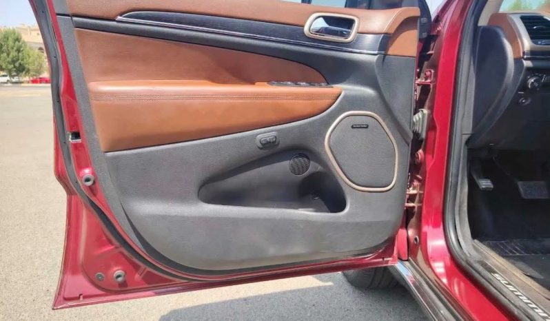 
								 سيارة Jeep Grand Cherokee بجدة full									