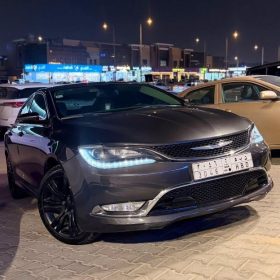 سيارة Chrysler 200C 2016