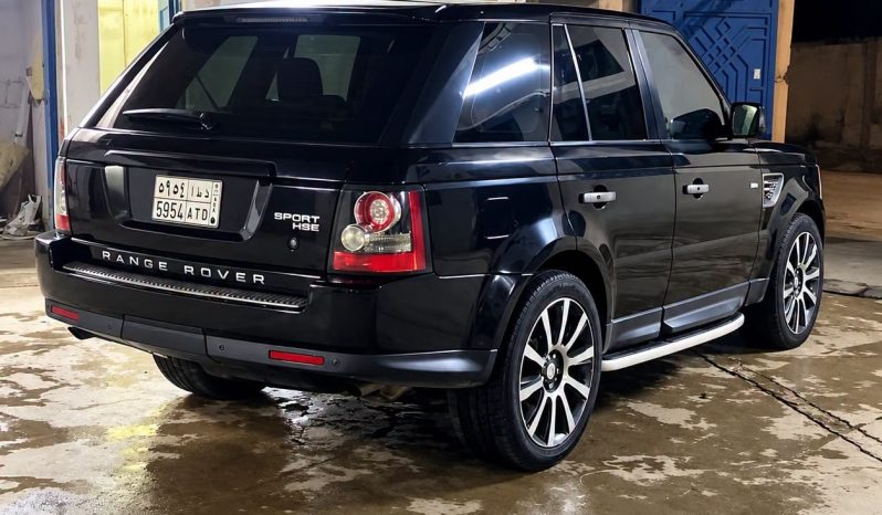سيارة Range Rover Sport بالرياض