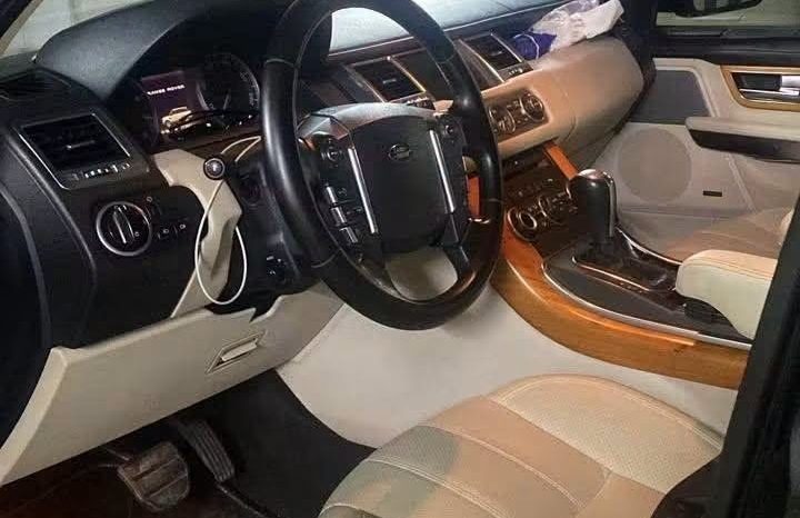 
								سيارة Range Rover Sport  بالرياض full									