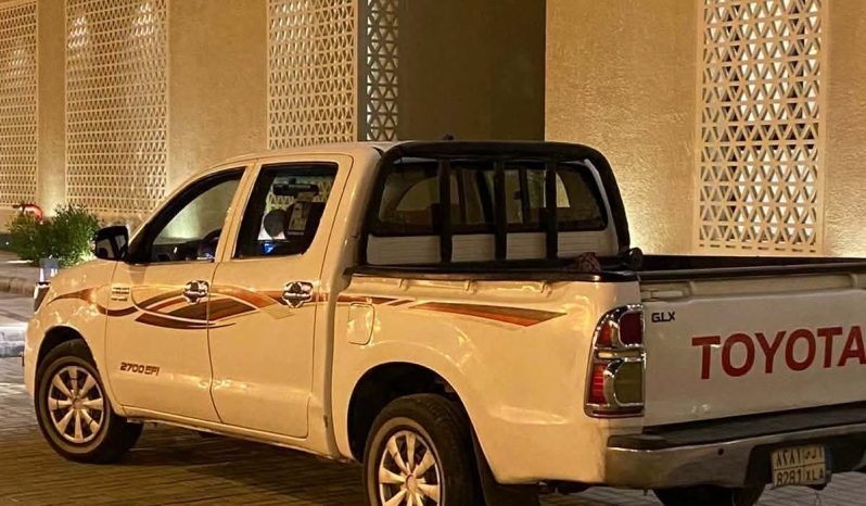 سيارة Toyota Hilux 2012