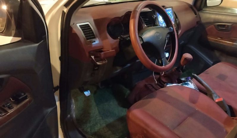 
								سيارة Toyota Hilux 2012 full									