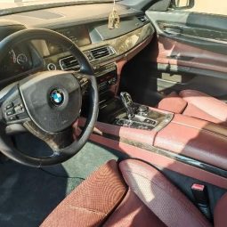 
										سيارة BMW 740Li بالرياض full									